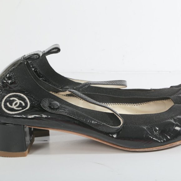 CHANEL CC Black Cap Toe Patent Leather Pumps - Picture 3 of 11